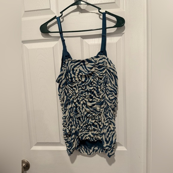NWT Torrid 2 Tank Top Bundle Size 2X. Stretch Mesh Cropped Shirred Camis - Picture 7 of 14
